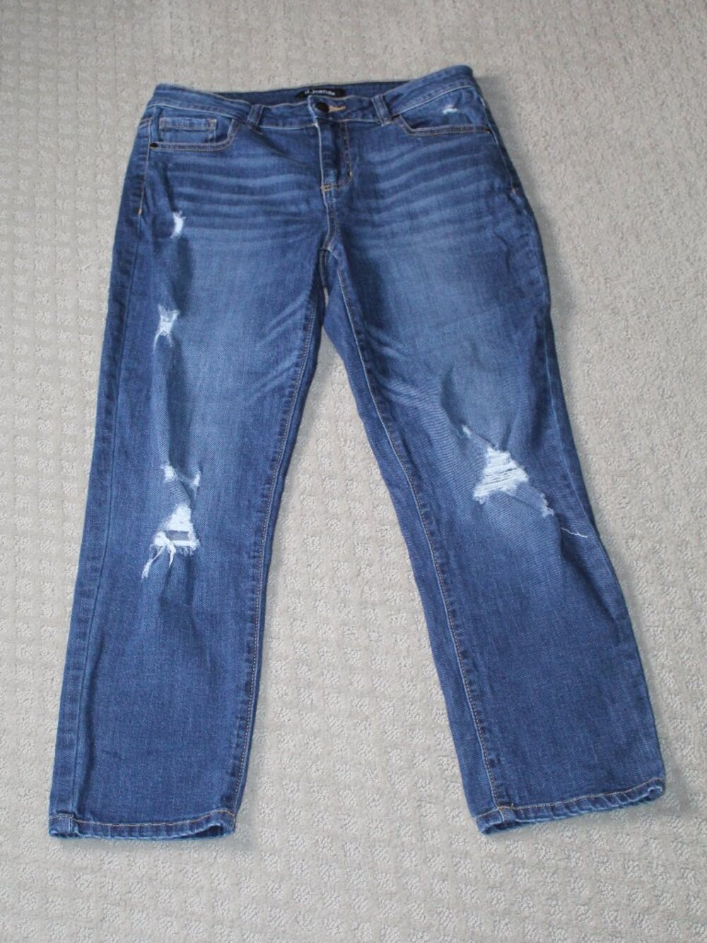 D. Jeans Sz 8 Medium Wash Distressed Straight Leg Denim Jeans Stretch Y2K